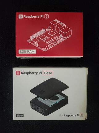 Raspberry Pi 5 8GB + PI Case 