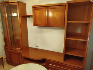 Mueble salón madera - vitrina