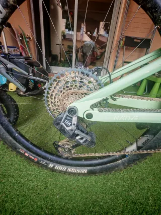 Megamo Native 03  eléctrica - MTB carbono