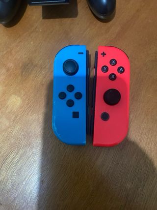 Nintendo Switch - Azul/Rojo