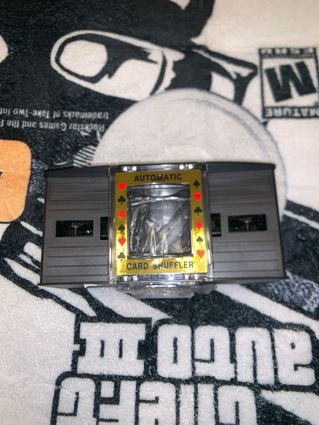 Máquina mezcladora de cartas automática