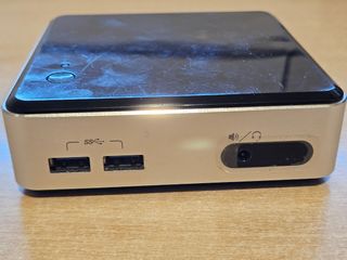 Intel NUC D34010WYK – i3 4010U + 8 GB RAM + 128 GB
