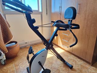 Bicicleta estática ejercicio
