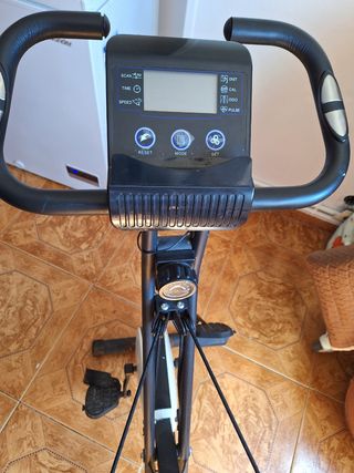 Bicicleta estática ejercicio