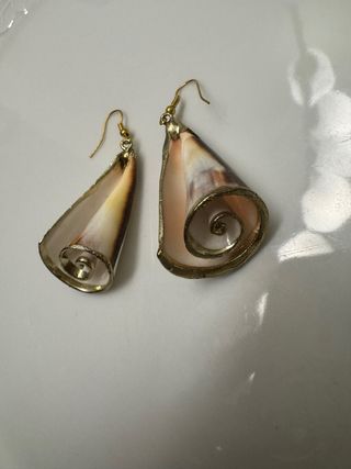 Orecchini madreperla bianchi e marroni