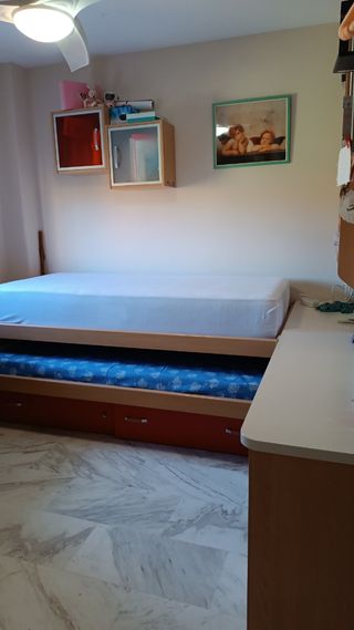 Cama nido juvenil + estanterías + mesa escritorio 