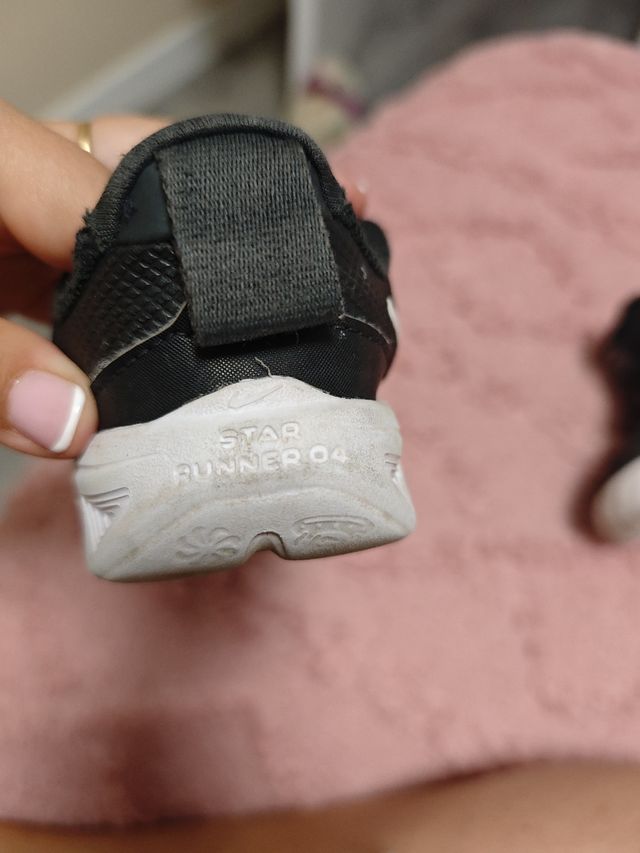 Zapatillas Nike niña/niño negras - talla 25