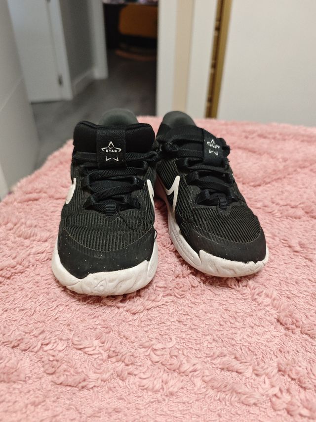 Zapatillas Nike niña/niño negras - talla 25