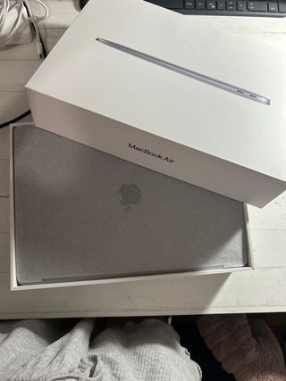 MacBook Air 13" 2020 Gris Espacial 8GB/256GB SSD