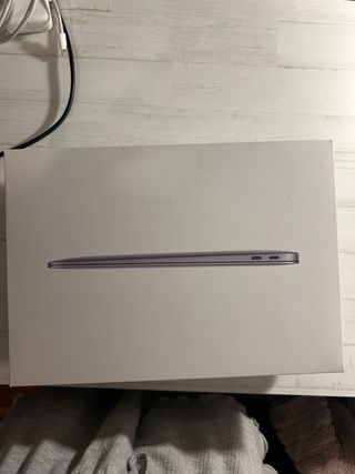 MacBook Air 13" 2020 Gris Espacial 8GB/256GB SSD