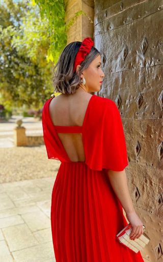 Vestido rojo plisado espalda abierta