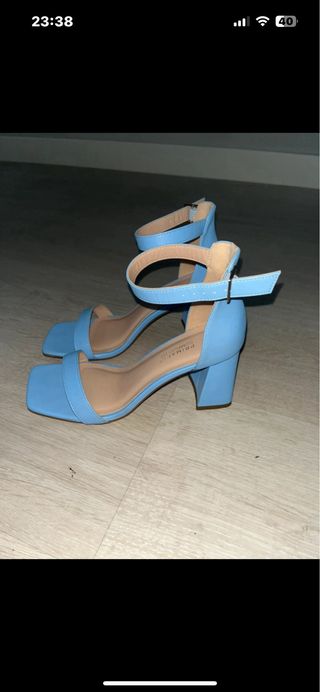 Sandalias tacón azul Primark