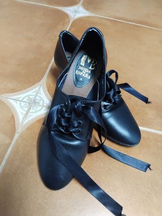Zapato negro regional