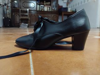Zapato negro regional