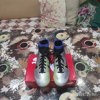 Botas Nike Mercurial Fútbol Césped
Talla 34