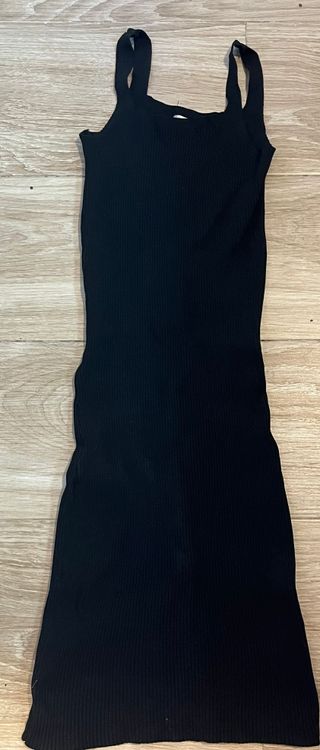 Vestido negro ajustado