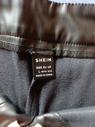 Shorts cuero Shein - L