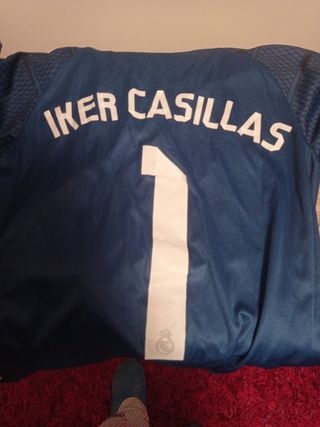 4 Camisetas Fútbol: Real Madrid, Bayern, PSG.