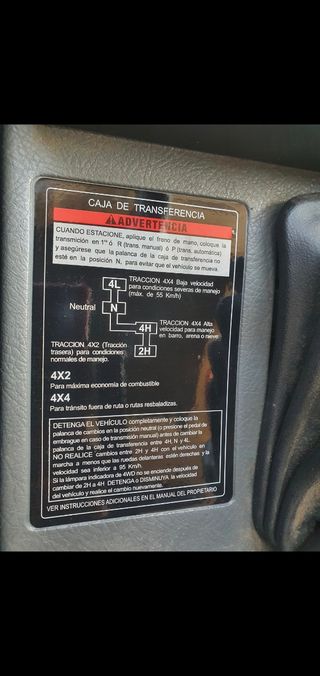 Pegatina + Clip Suzuki Vitara 4x4
