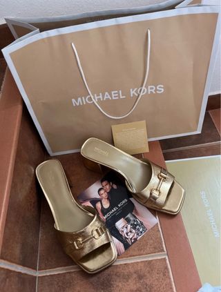 Sandalias Michael Kors doradas - 37