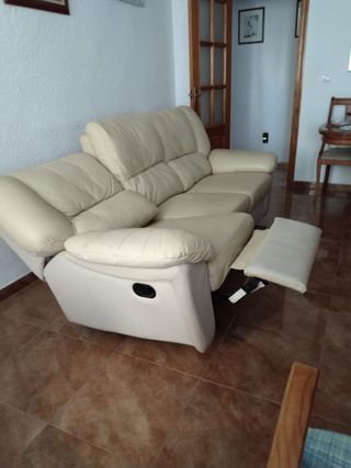 Sofá de piel beige 3 plazas