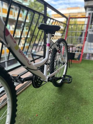 Bicicleta Denbike blanco y rosa