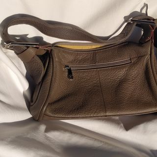 Bolso verde de piel