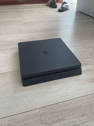 PS4 Slim 1TB - Negra