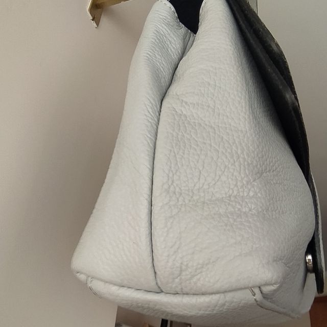 Bolso bandolera piel gris perla