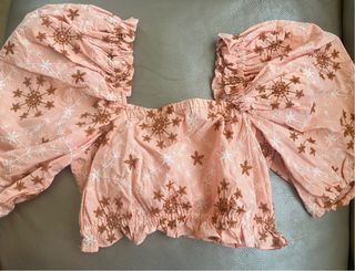 Crop top Zara rosa bordado