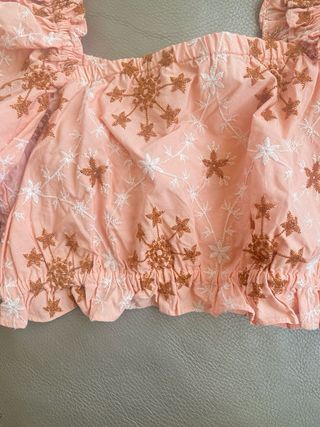 Crop top Zara rosa bordado