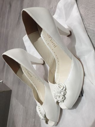 Zapatos novia Doriami blancos
