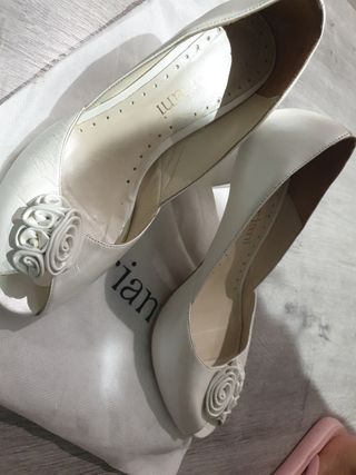 Zapatos novia Doriami blancos