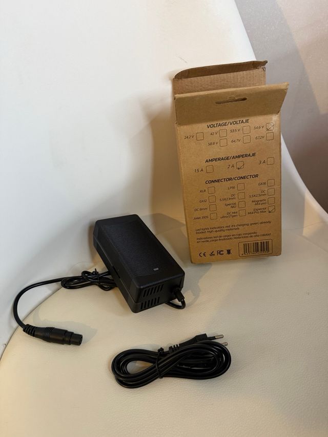 Cargador patinete eléctrico 42V-672V