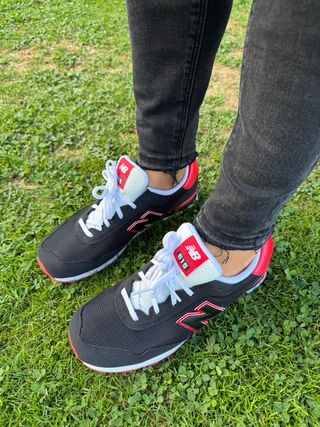 New Balance 515 - Negras/Rojas - 39