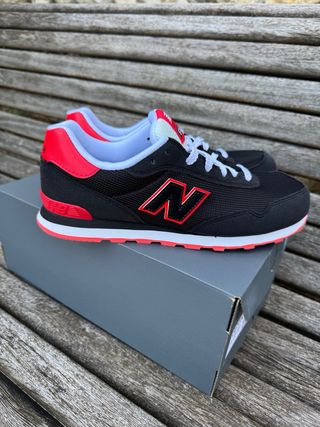 New Balance 515 - Negras/Rojas - 39