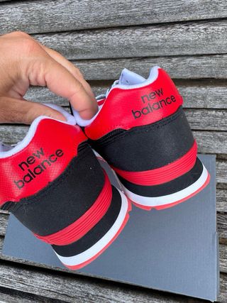 New Balance 515 - Negras/Rojas - 39