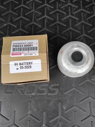Luz emergencia Toyota PW023-00001