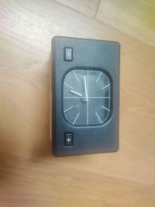 Reloj BMW E28 - Coche clásico.
