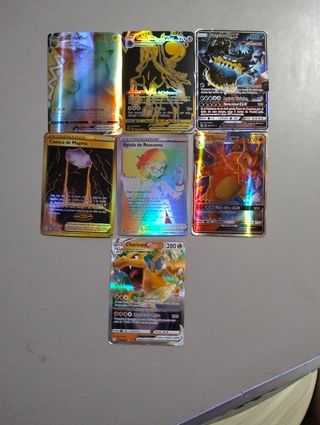 7 cartas Pokémon: Charizard, Pikachu...