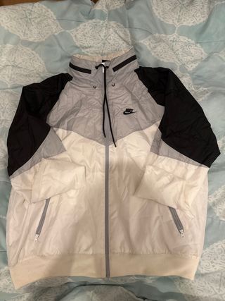 Chaqueta Nike Windrunner