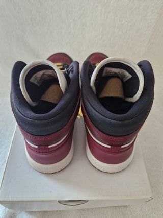 Nike Air Jordan 1 Mid SE Black Dark Beetroot.