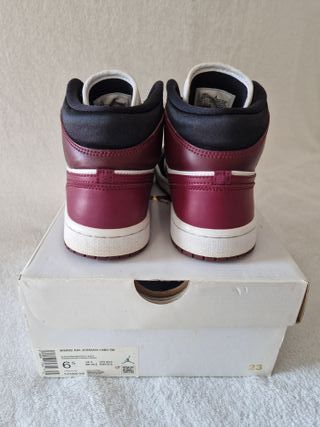 Nike Air Jordan 1 Mid SE Black Dark Beetroot.