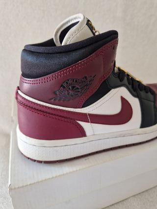 Nike Air Jordan 1 Mid SE Black Dark Beetroot.