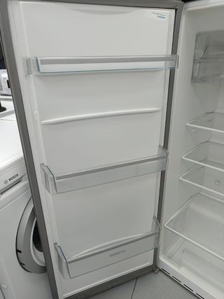 Nevera Siemens - Refrigerador Acero
Gris 185×60