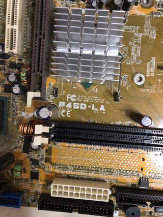 Placa base ASUS P4SD-LA