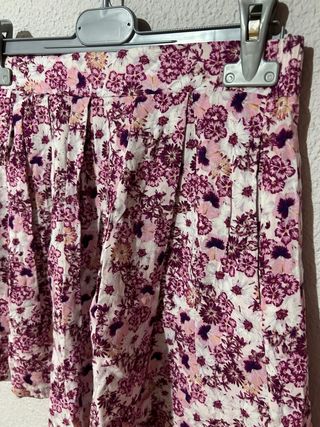 Minifalda floral rosa y morada