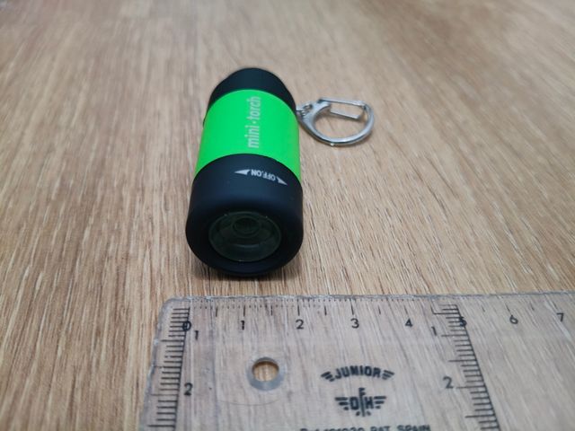 Mini Linterna LED Bolsillo Verde
