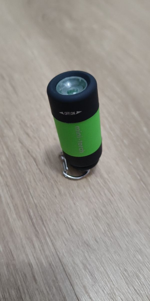 Mini Linterna LED Bolsillo Verde