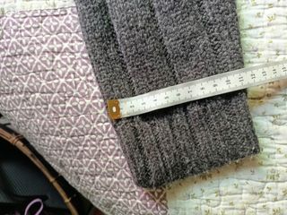 Jersey gris vintage con rayas blancas